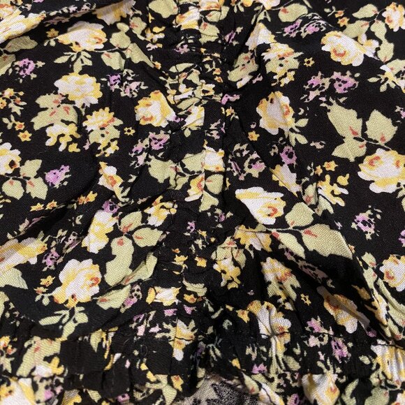 So Black Floral Crop Top - Size Small - NWT - Picture 3 of 9